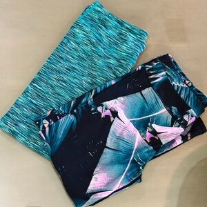 2 PAIR BUNDLE - Fabletics Women’s Activewear Capri Leggings - LIKE NEW
